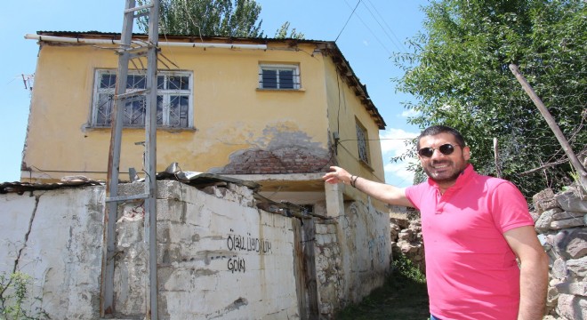 Sanatçı Yağız, İbrahim Erkal ın evini ziyaret etti 